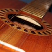 tres instrumento musical cubano