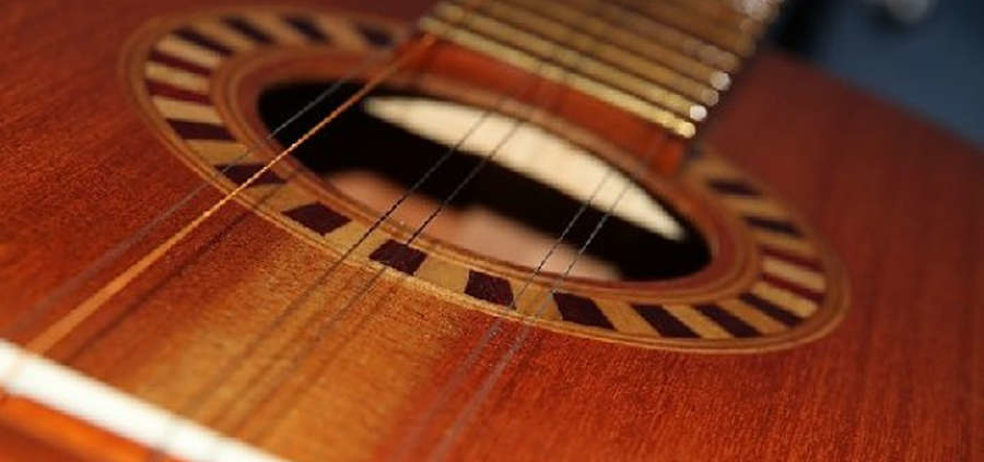 tres instrumento musical cubano